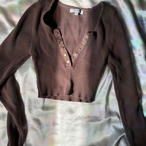 Ribbed V long sleeve crop top